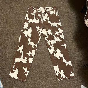 Hardly worn no stains and still in good condition.